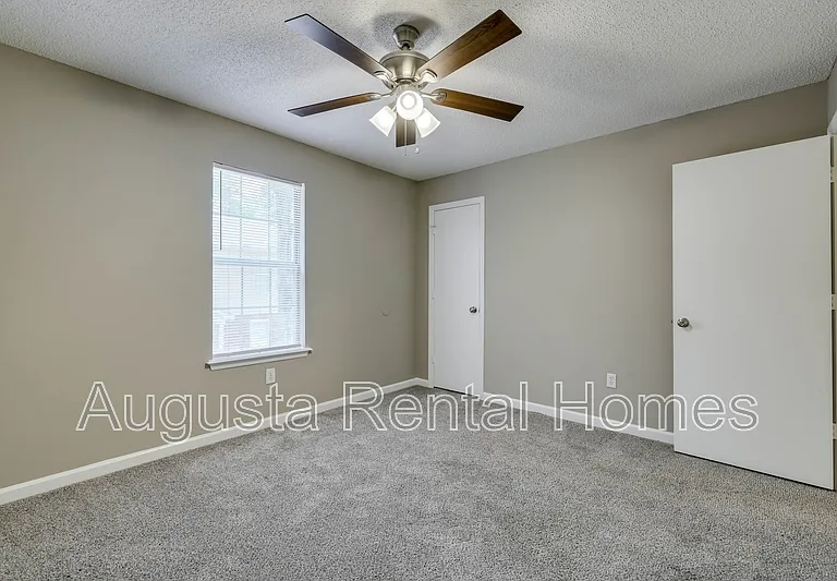 146 Chalet North Ct #146 — Photo 31