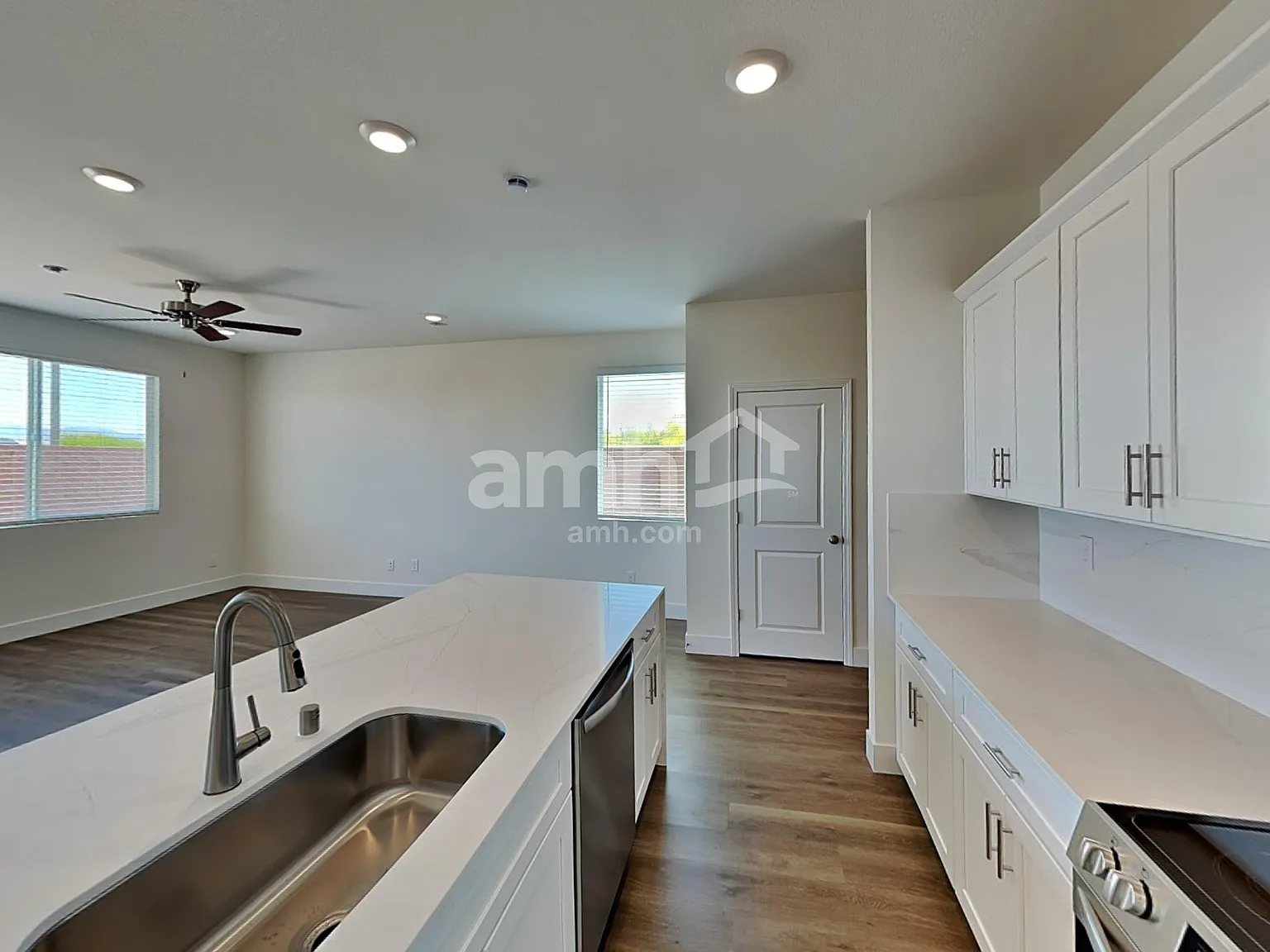 5 bed, 3.0 bath, 2395 sqft, $2,720 — Photo 3