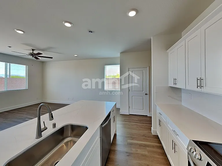 8141 Braavos Peninsula Ave — Photo 3