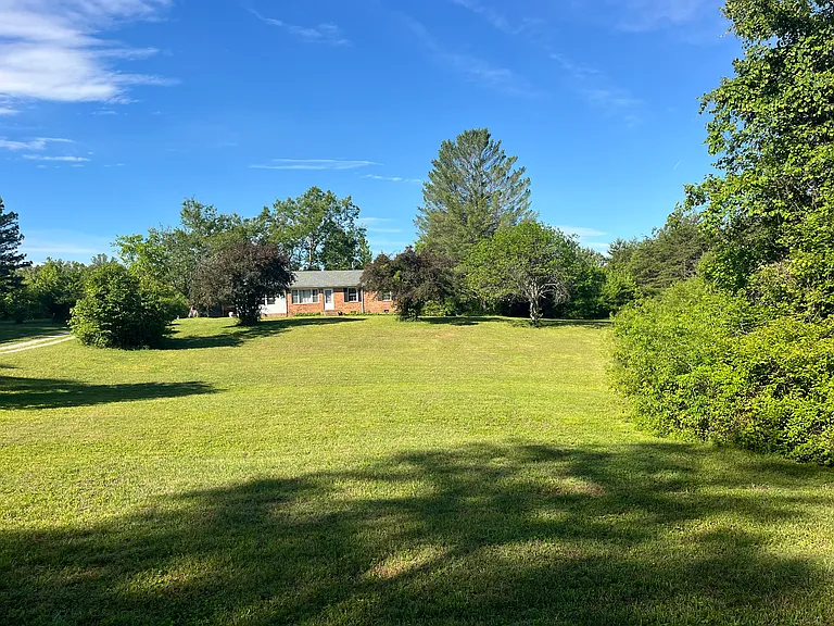 495 Apple Grove Rd — Photo 2