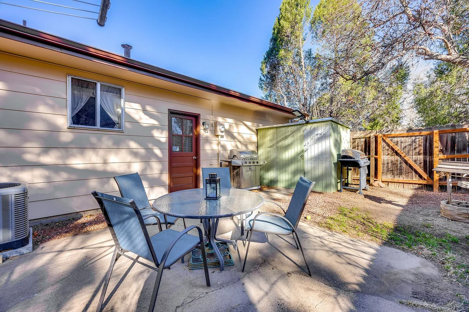 3 bed, 1.0 bath, 1367 sqft, $3,027 — Photo 4