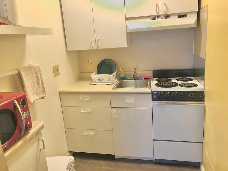 422 NE 70th St #8 — Photo 5