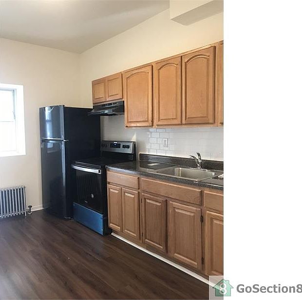 1st image of 149 N Broadway #X3