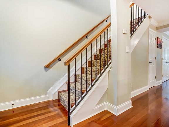 4th image of 951 Auburnview Dr