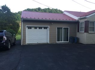 235 Maple Leaf Dr, Cedar Bluff, VA 24609