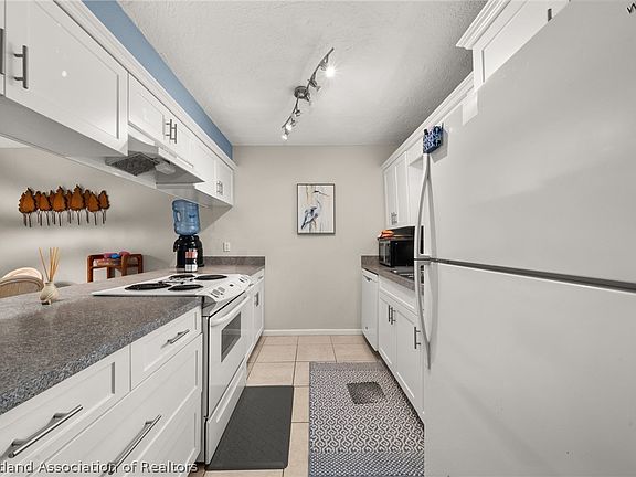 5th image of 4920 Granada Blvd