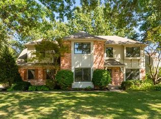 12917 Sherwood St, Leawood, KS 66209
