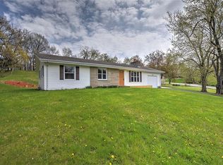 18 Green Oak Dr, Decatur, IL 62526