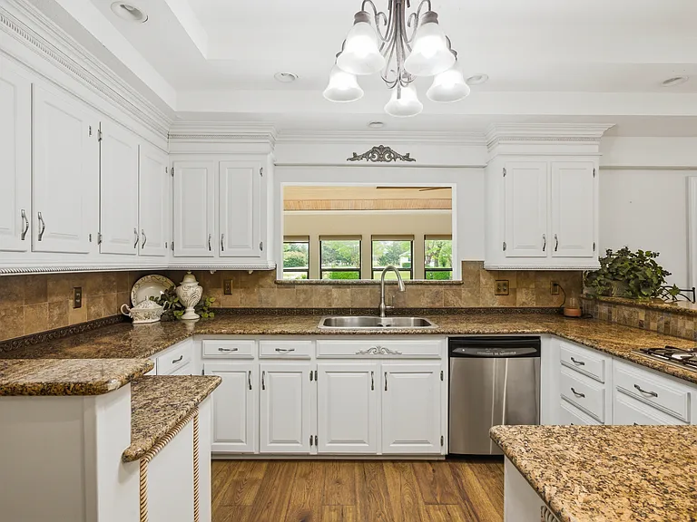 265 E Dove Rd — Photo 13