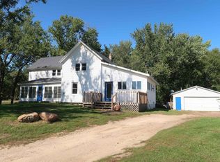 W8190 Phillips Rd, Poynette, WI 53955