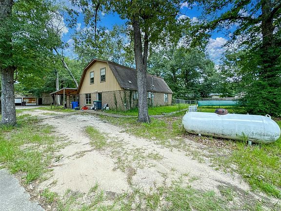 2nd image of 23789 Park Dr