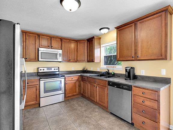 5th image of 11124 Deer Valley Dr