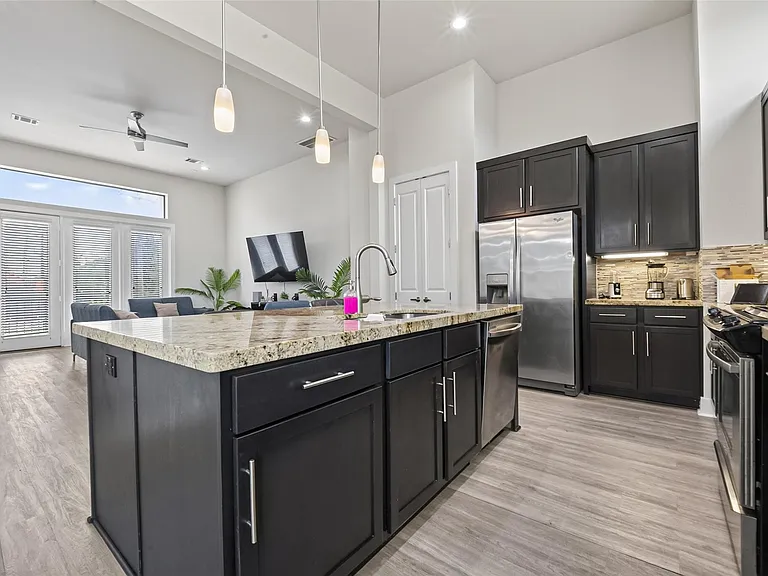 4104 Marina St — Photo 12