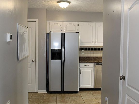 3rd image of 8608 Old Carriage Ct