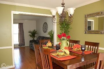 4th image of 33 Clark Ln