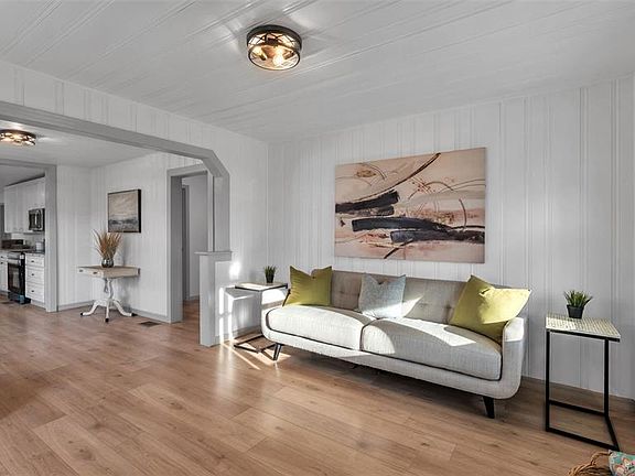 4th image of 303 Clayton Rd