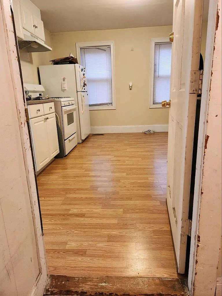 10 Winsor St — Photo 4