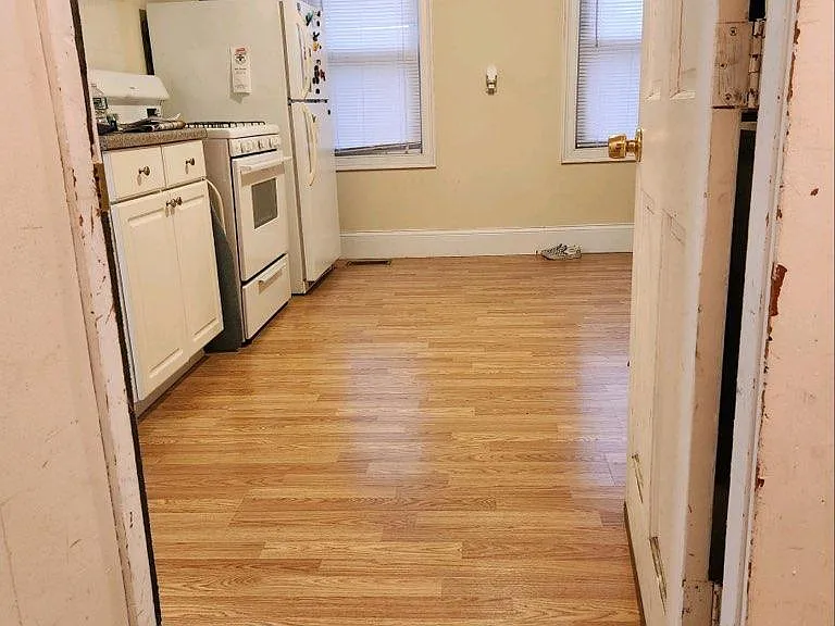 10 Winsor St #1 — Photo 4