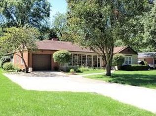 318 Hackberry Rd, Galesburg, IL 61401