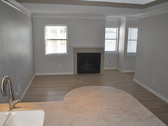 3rd image of 100 Fairway Park Blvd Unit 209