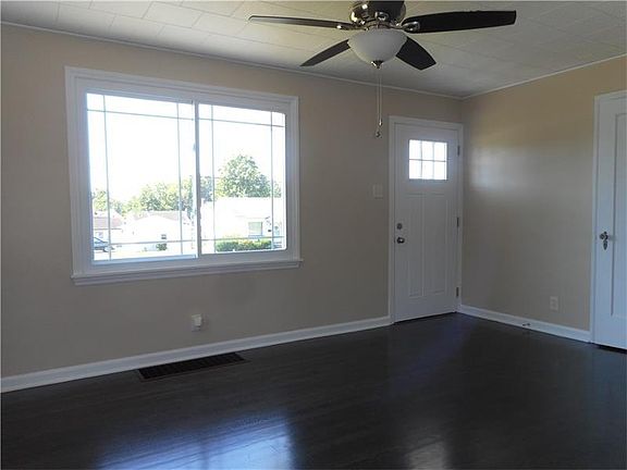 3rd image of 100 Worthington Ave