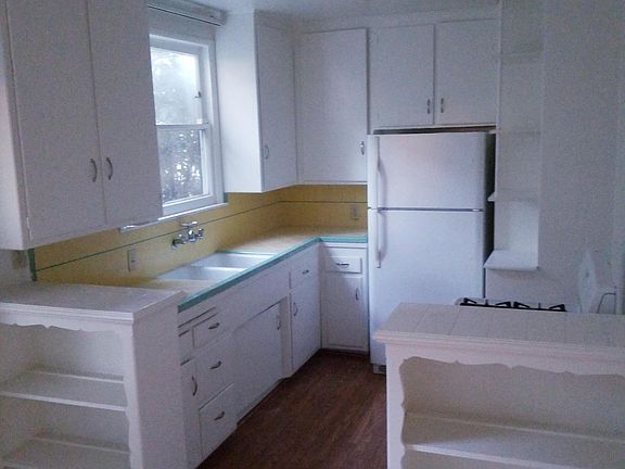 3rd image of 828 N Alta Vista Blvd #2