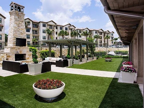 3BSBretreat.courtyard-copy1-304fcd0dc67e7dcd05b0d7e8e8176075