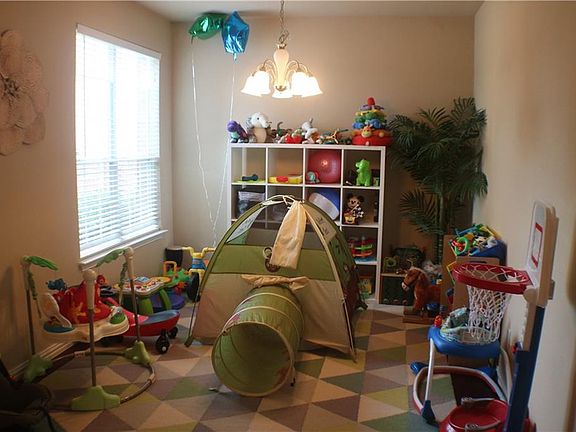 3rd image of 2816 Gooseberry Dr