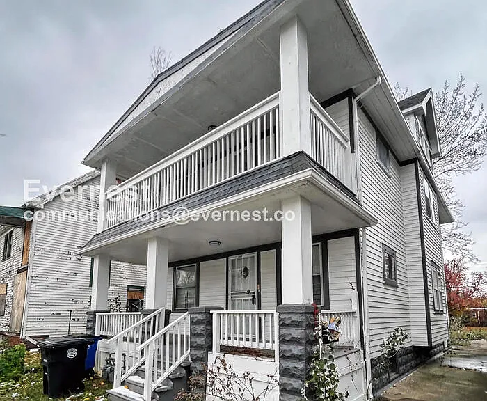 2932 E 118th St #1 — Photo 2