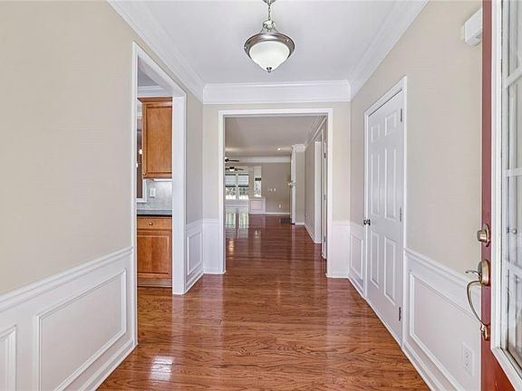 3rd image of 5380 Hidden Hall Rd