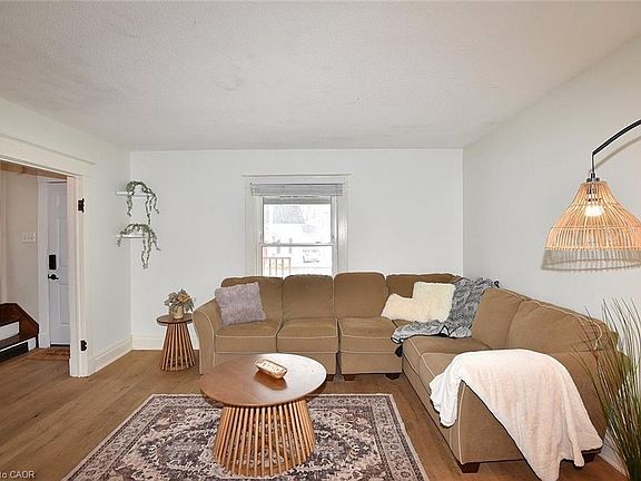 4th image of 24 Fitzgerald St