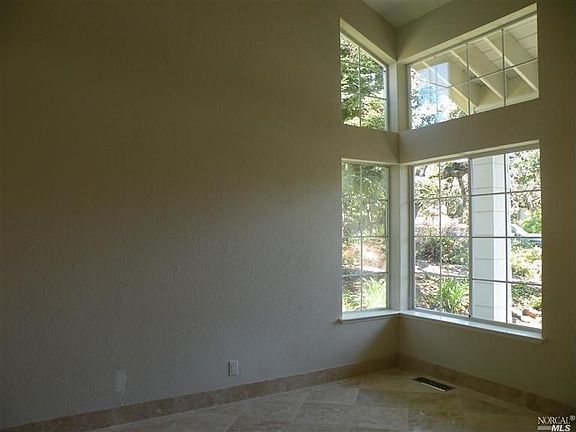 5th image of 9455 Valle Vista Ct