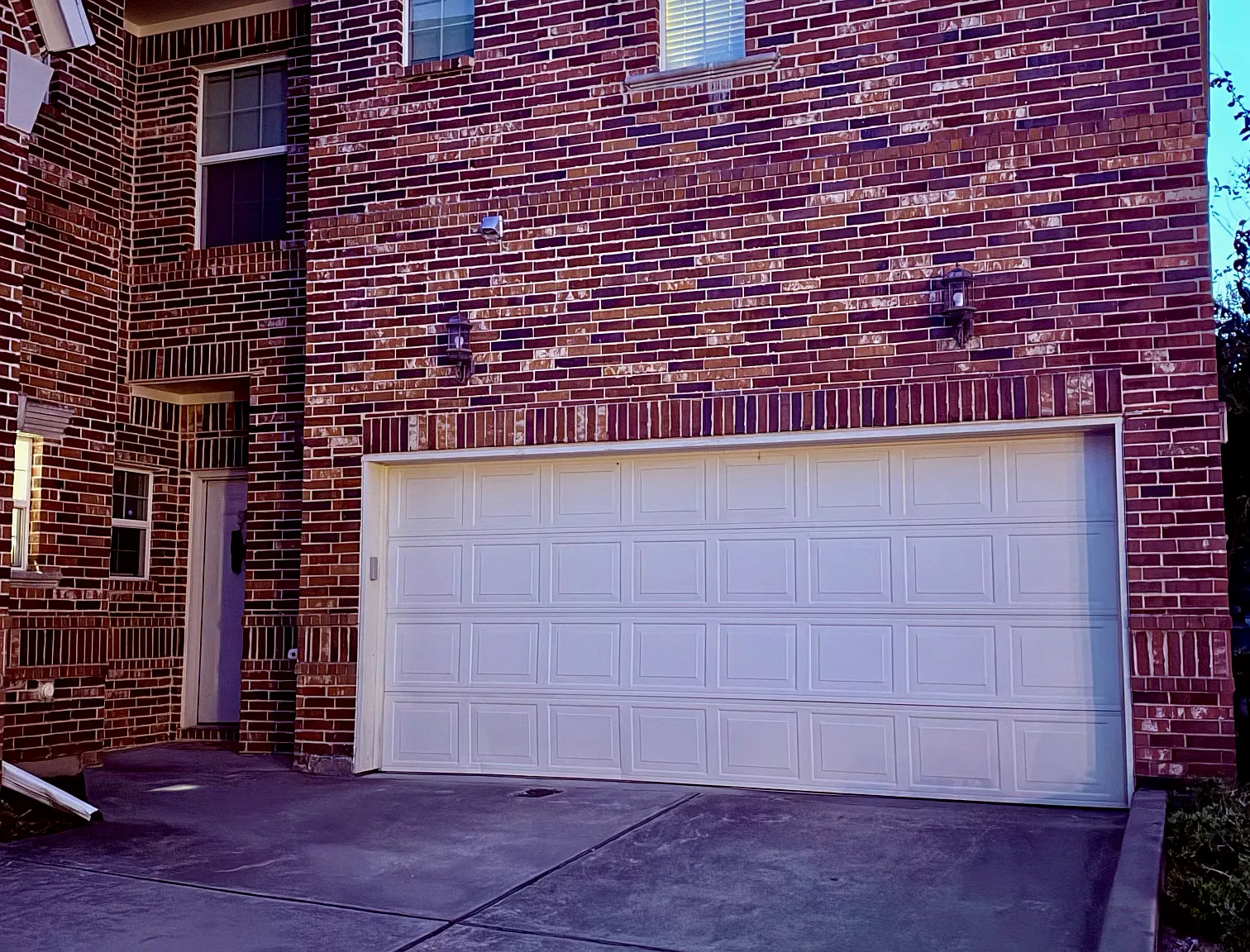 3 bed, 2.5 bath, 1661 sqft, $2,200 — Photo 1