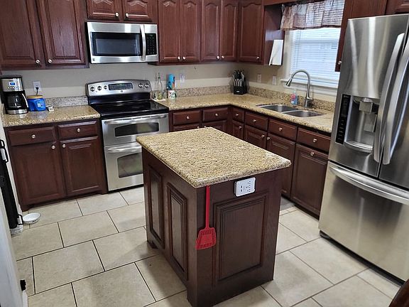 5th image of 3205 Legacy Ln #78550