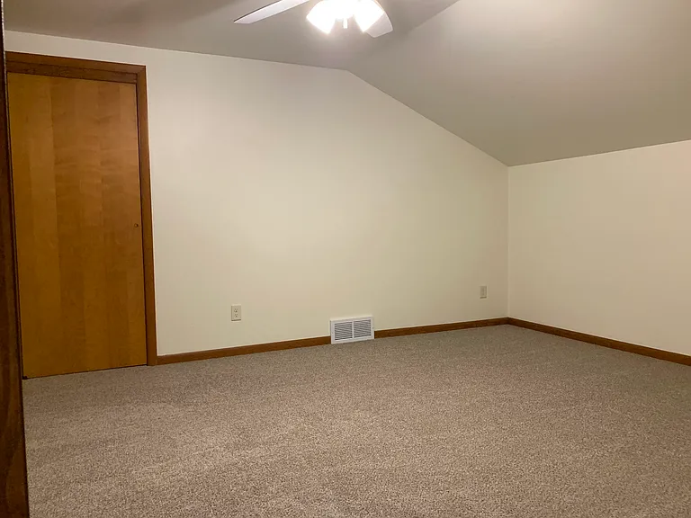 1531 Buffalo St — Photo 8