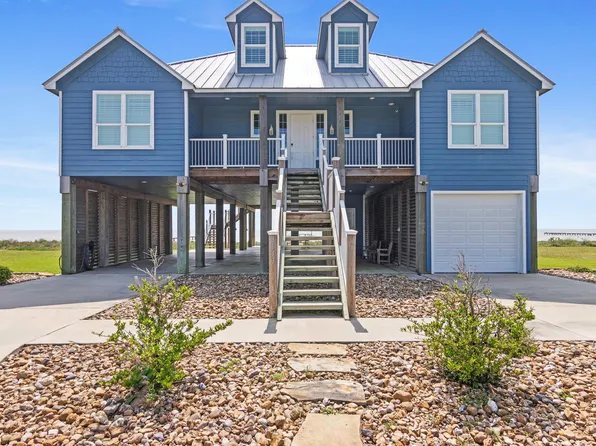 3133 Bay Ridge Dr, Palacios, TX 77465