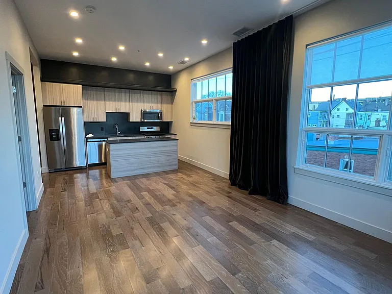 622 Gross St #303 — Photo 5