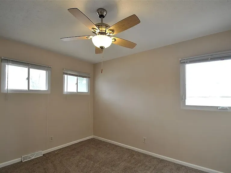 7604 Western Ave — Photo 10