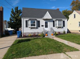 6 Roseland Pl, North Brunswick, NJ 08902