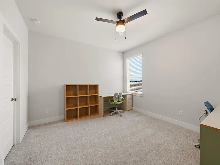 26307 Camden Canyon Ave — Photo 26