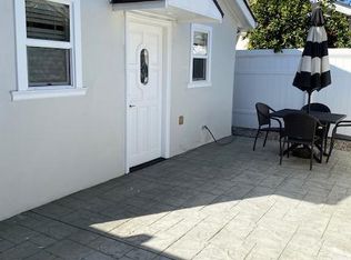 5902 1/2 Fallbrook Ave, Woodland Hills, CA 91367