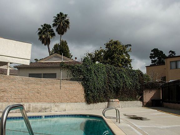 5th image of 1268 Mariposa St #2