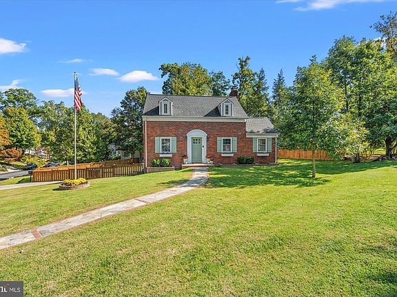 2nd image of 816 Chalfonte Dr