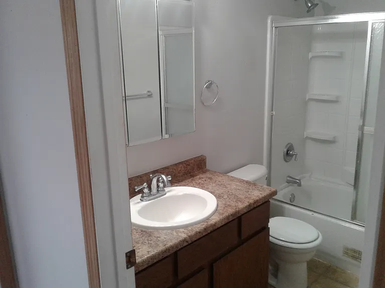 404 Roosevelt St #1A — Photo 4
