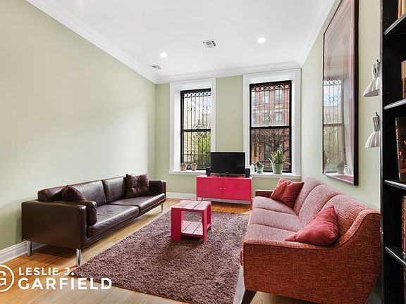 4th image of 253 W 121st St