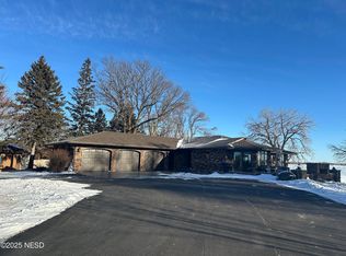 1500 S Lake Dr, Watertown, SD 57201