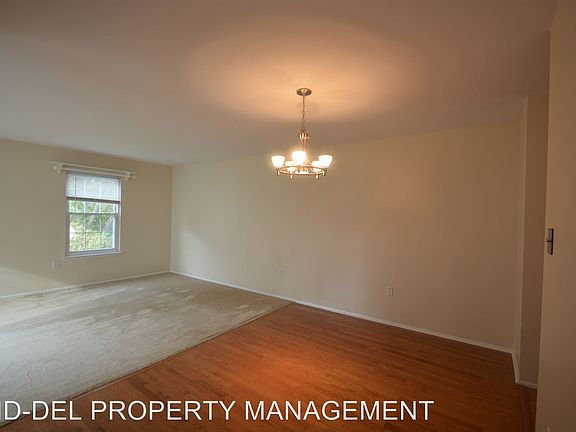 3rd image of 26 Iris Ln