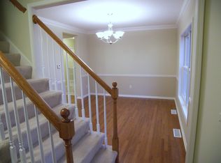 2 Fernstone Ln, Penfield, NY 14526