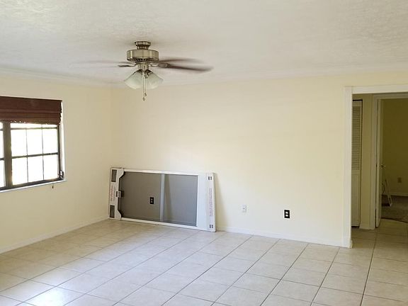 2nd image of 482 NW Ferris Dr