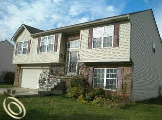 39218 Buckingham Dr, Romulus, MI 48174